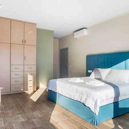 Thea Ponti Villa *