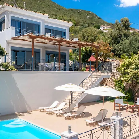 Thea Ponti Βίλα Πόντι